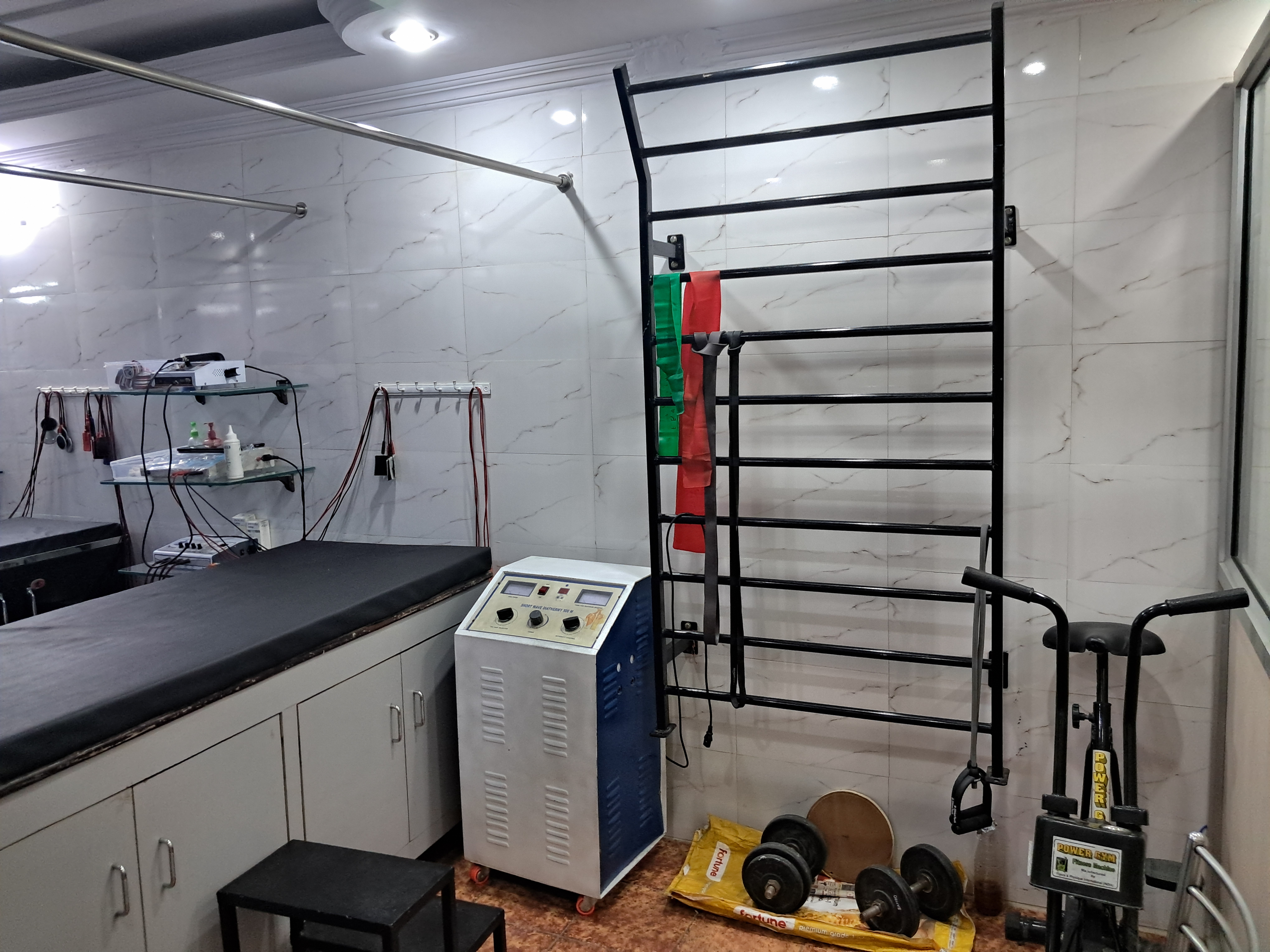 Multiple treatment tables at B-Maxwell Physiotherapy